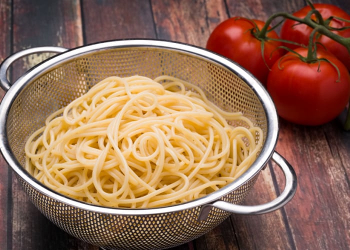 Can chickens eat cooked noodles